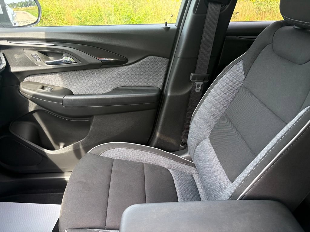 Used 2023 Chevrolet TrailBlazer LT w/ Convenience Package FWD image 15