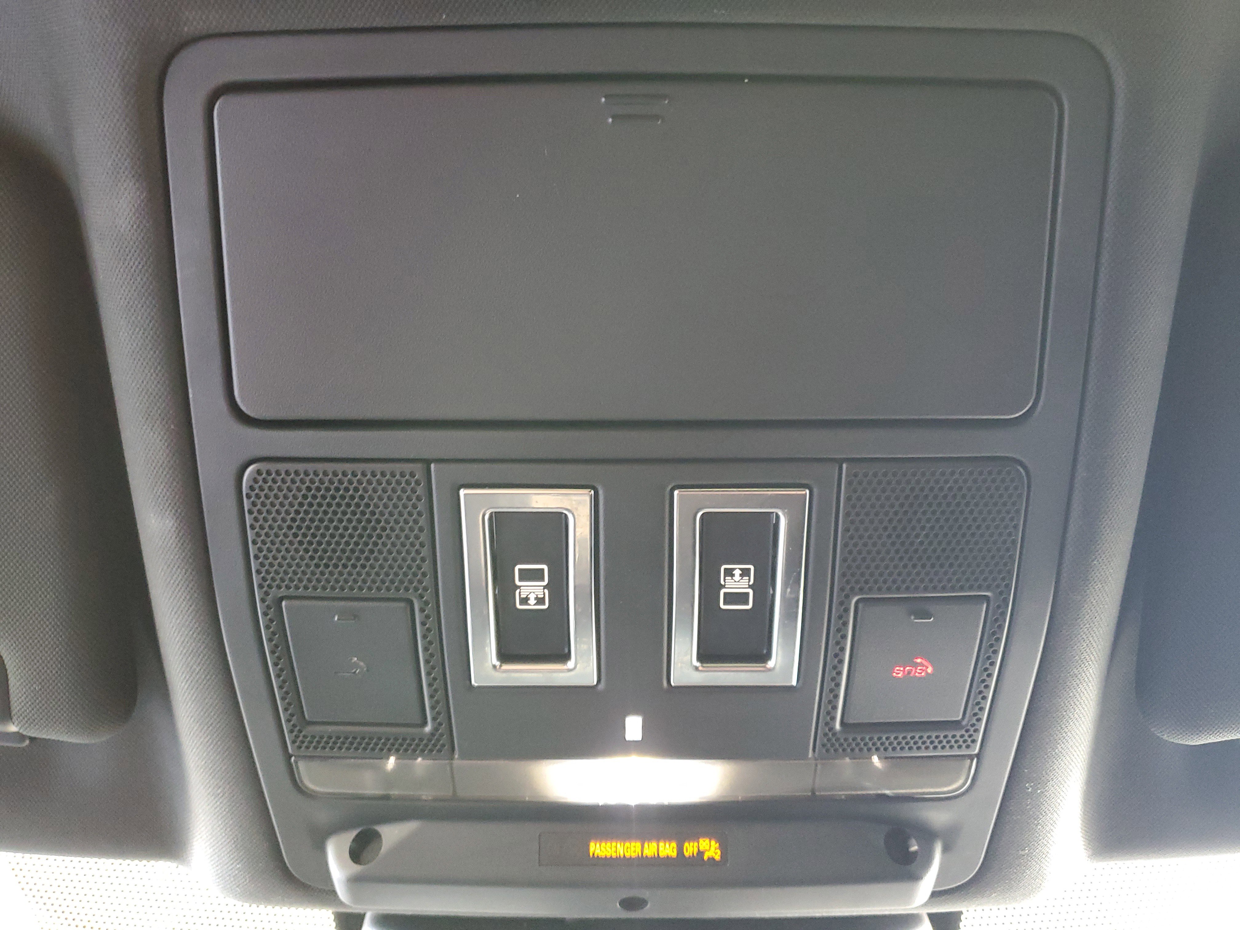 Used 2018 Land Rover Discovery SE AWD/4WD image 21
