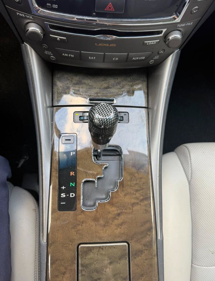 Used 2011 Lexus IS 350C w/ Luxury Pkg RWD image 21