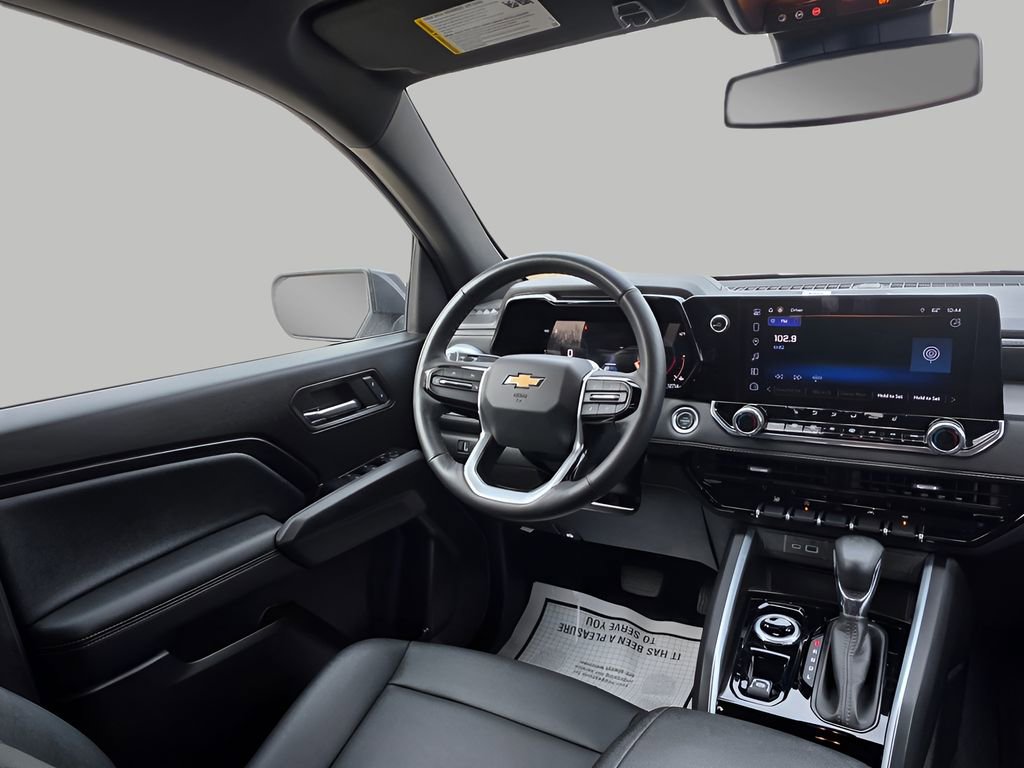 Used 2024 Chevrolet Colorado LT w/ LT Convenience Package III image 9