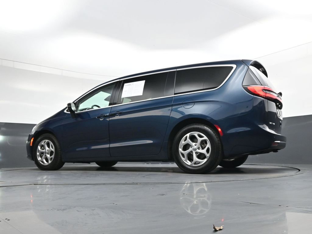 Used 2024 Chrysler Pacifica Limited image 39
