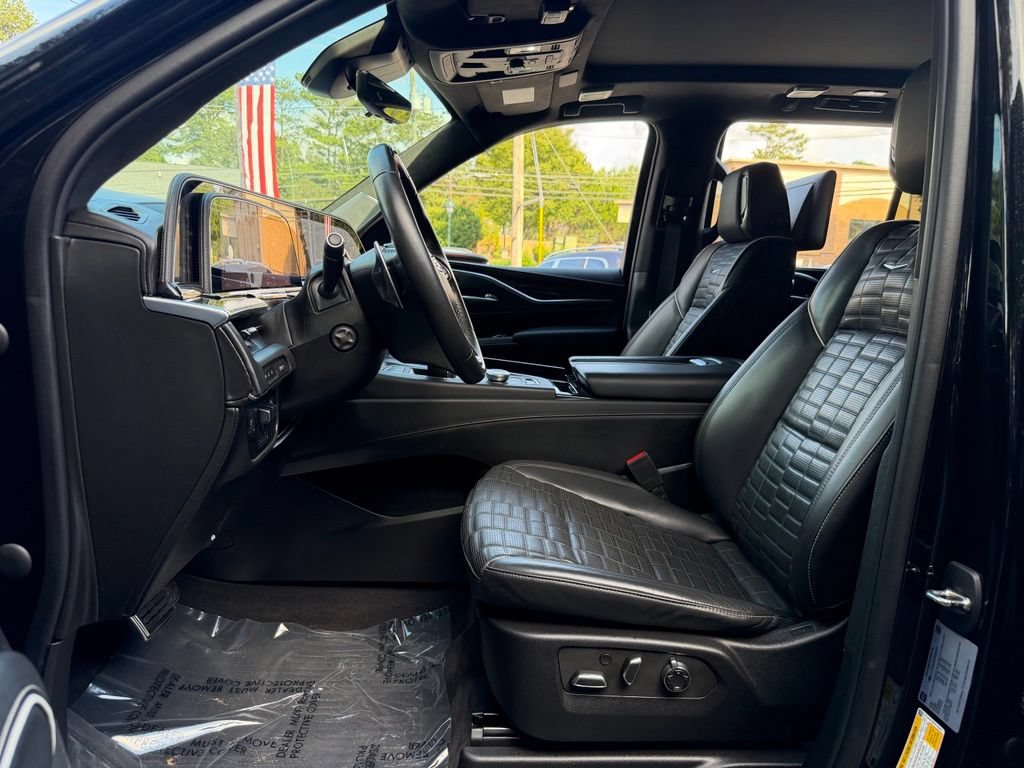 Used 2023 Cadillac Escalade V AWD/4WD image 23