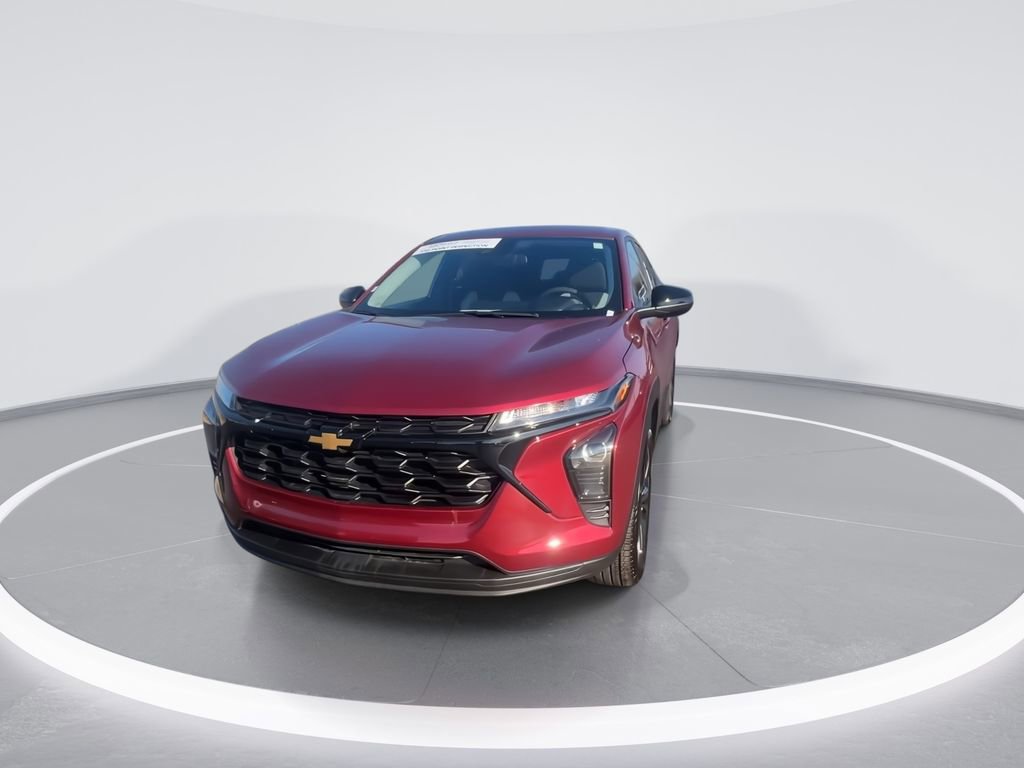 Used 2025 Chevrolet Trax LS image 4