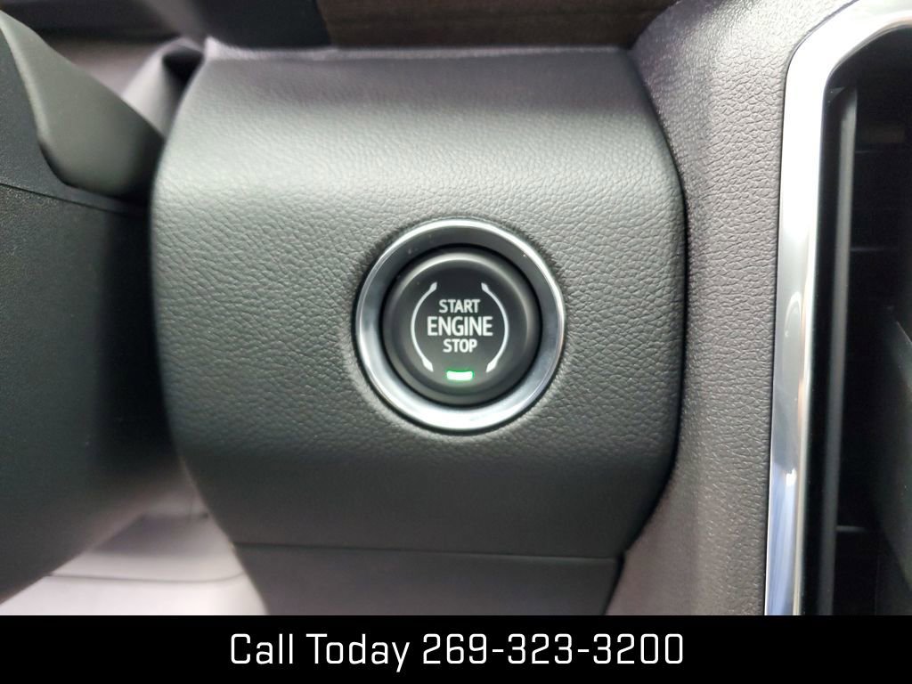 New 2026 GMC Acadia Denali Ultimate w/ LPO, Floor Liner Package image 18