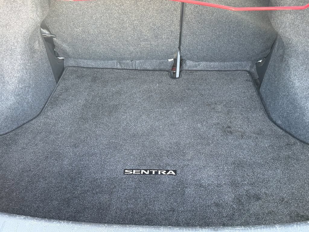 Used 2019 Nissan Sentra SR FWD image 17