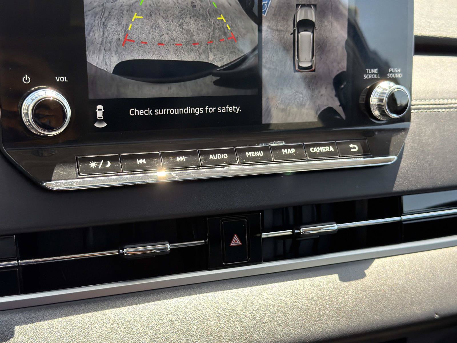 Used 2024 Mitsubishi Outlander 4WD Plug-In Hybrid image 29