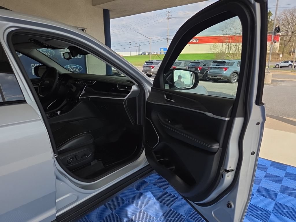 Used 2022 Jeep Grand Cherokee Limited 4xe AWD/4WD image 38
