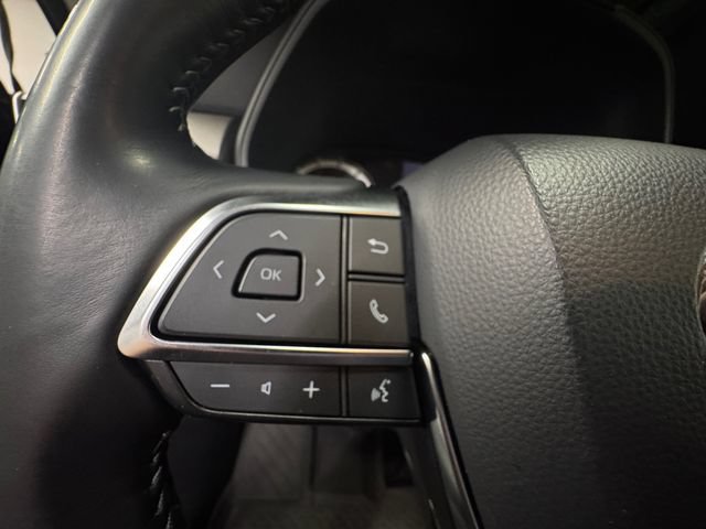 Used 2020 Toyota Highlander LE AWD/4WD image 18