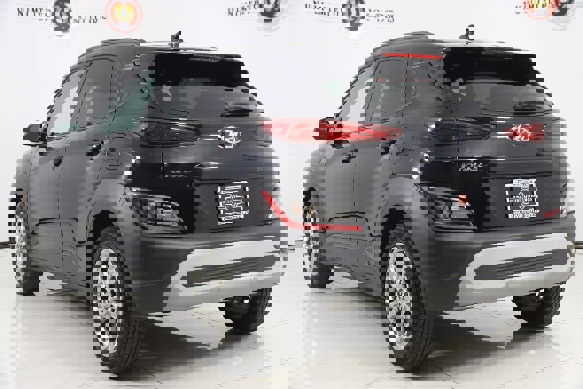 Used 2023 Hyundai Kona SEL w/ Cargo Package image 4