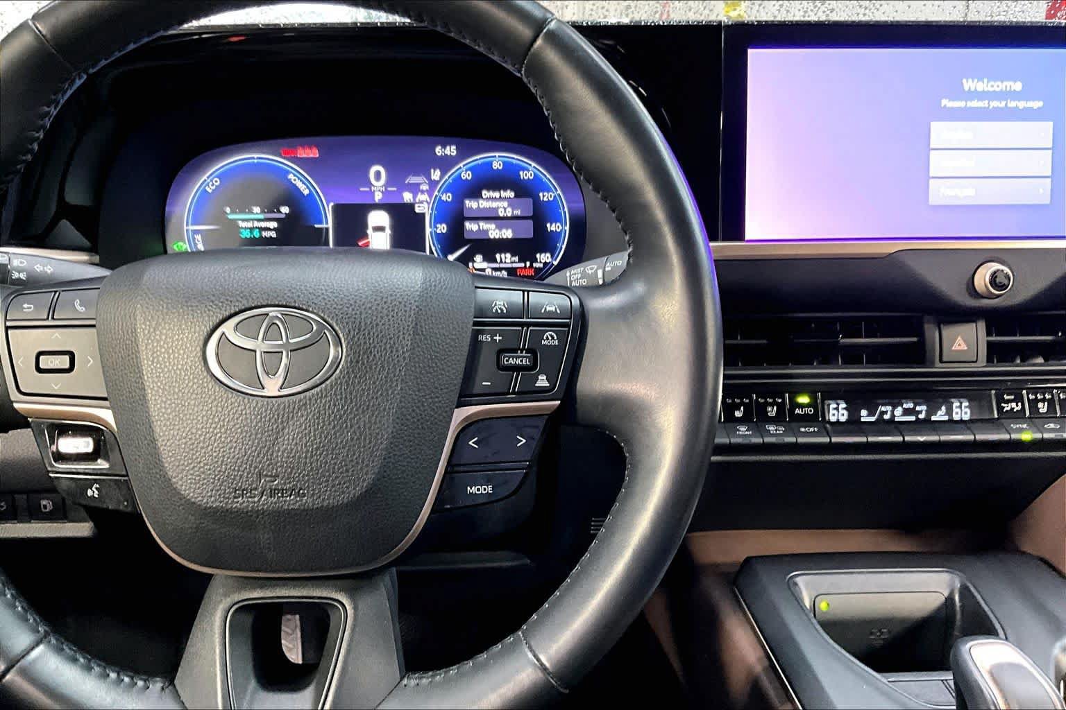 Used 2023 Toyota Crown AWD/4WD image 25
