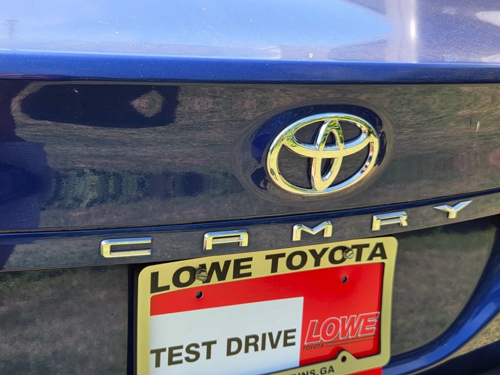 Used 2018 Toyota Camry LE FWD image 9