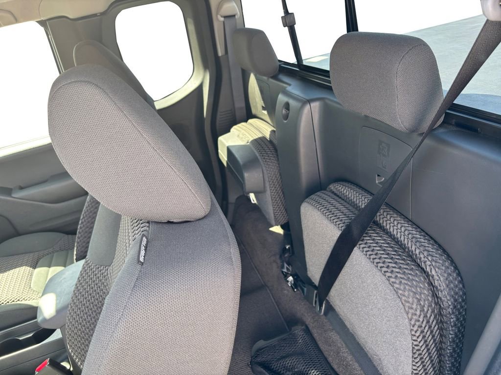 Used 2016 Nissan Frontier SV w/ SV Value Truck Package AWD/4WD image 13