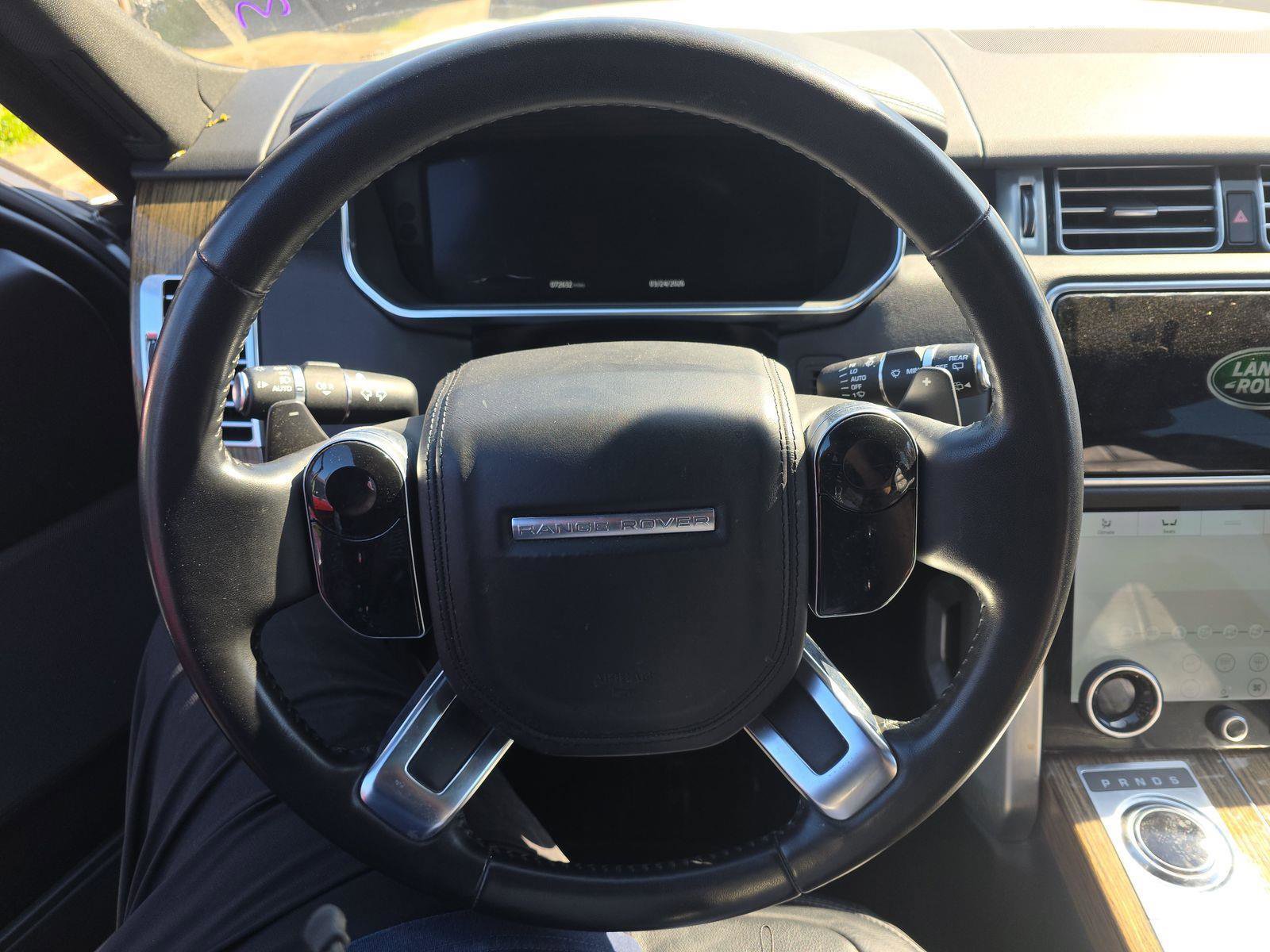 Used 2019 Land Rover Range Rover image 2