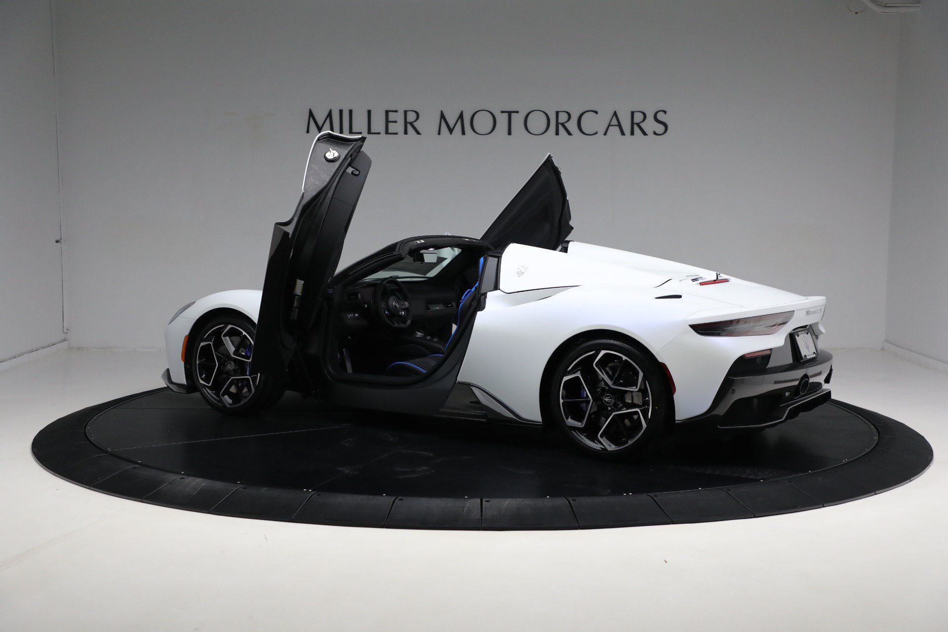 Used 2023 Maserati MC20 Spyder RWD image 20