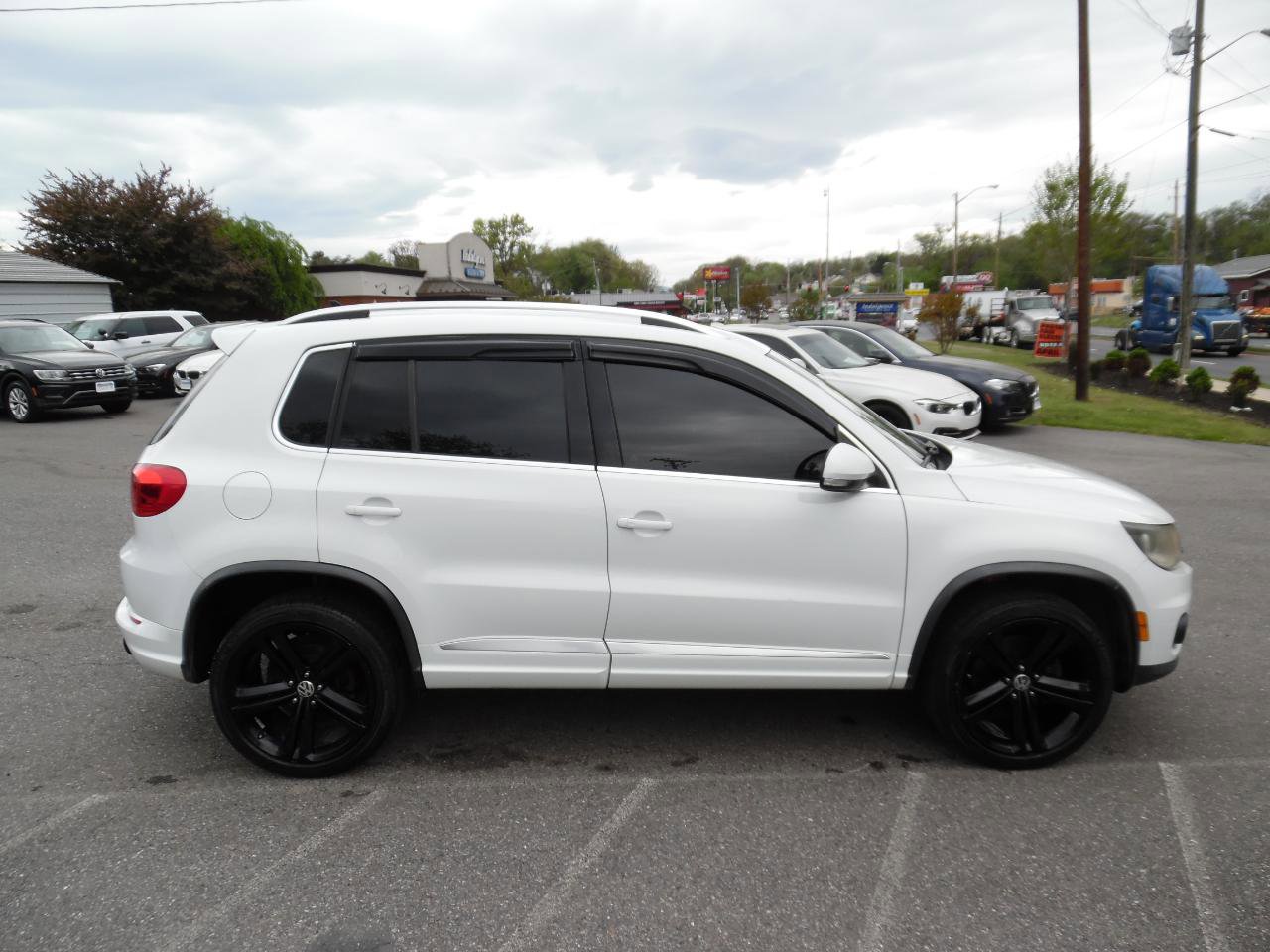 Used 2016 Volkswagen Tiguan R-Line AWD/4WD image 7