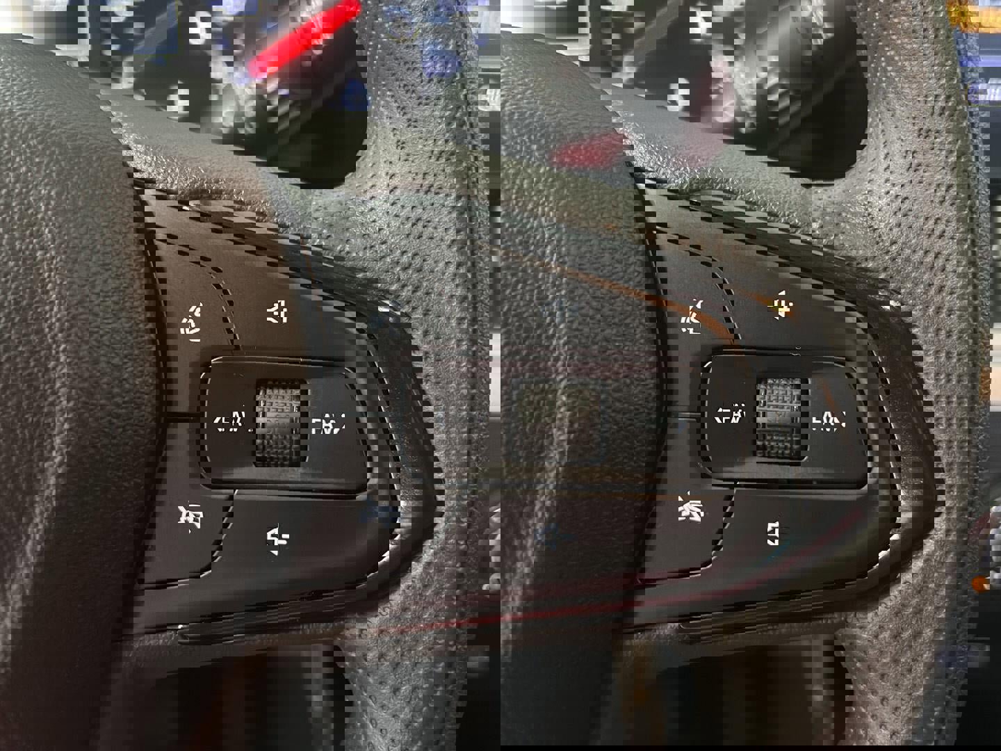 Used 2025 Chevrolet Trax LS w/ LS Convenience Package image 14