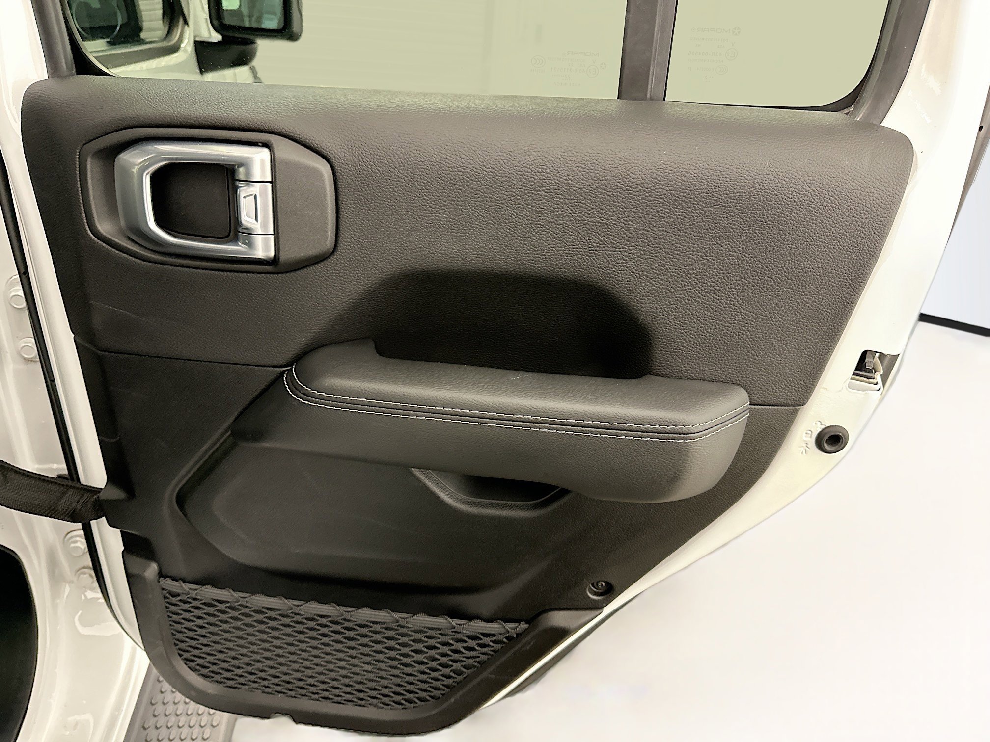 Used 2022 Jeep Wrangler Sahara AWD/4WD image 31