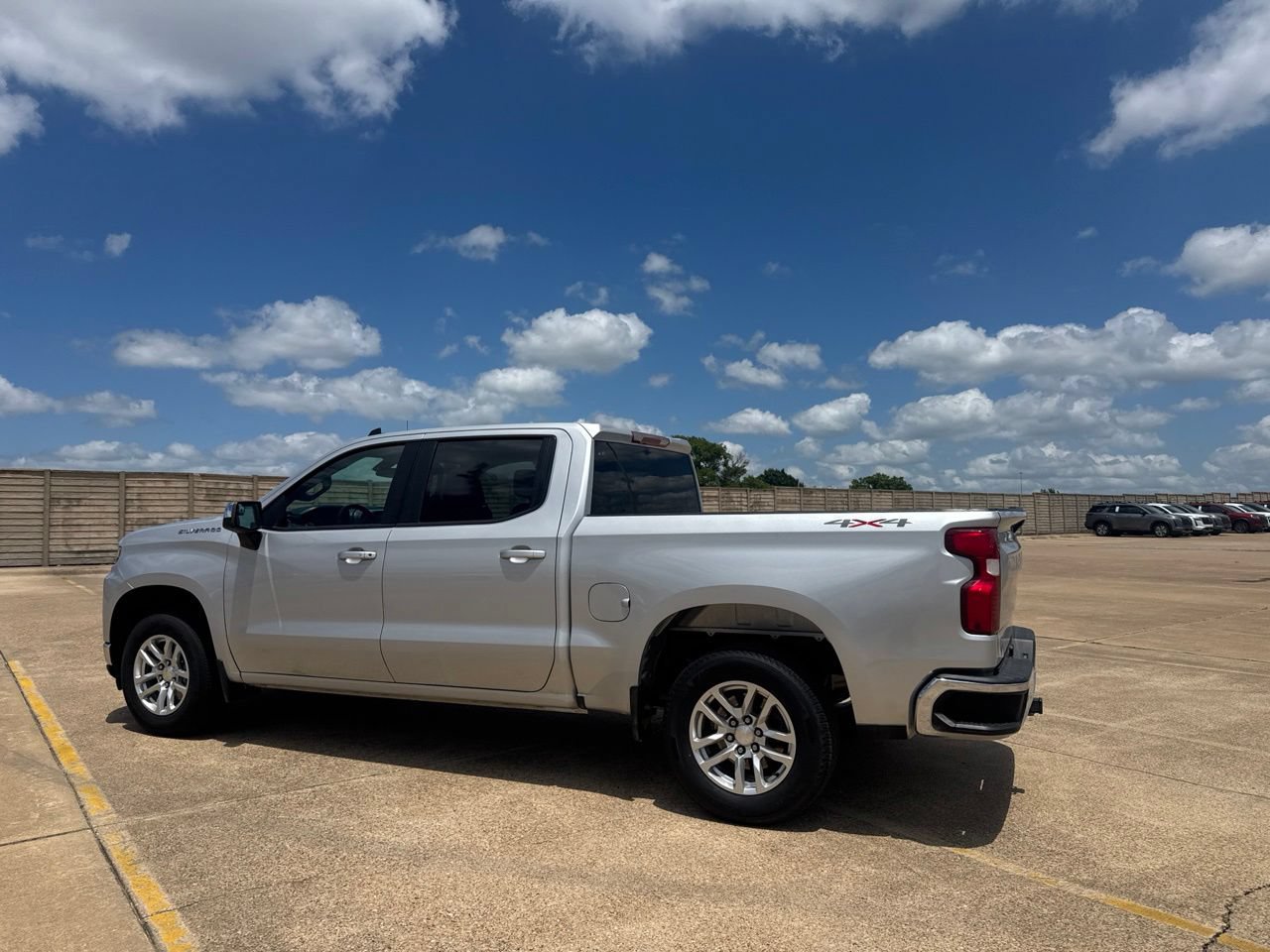 Used 2022 Chevrolet Silverado 1500 LT AWD/4WD image 15