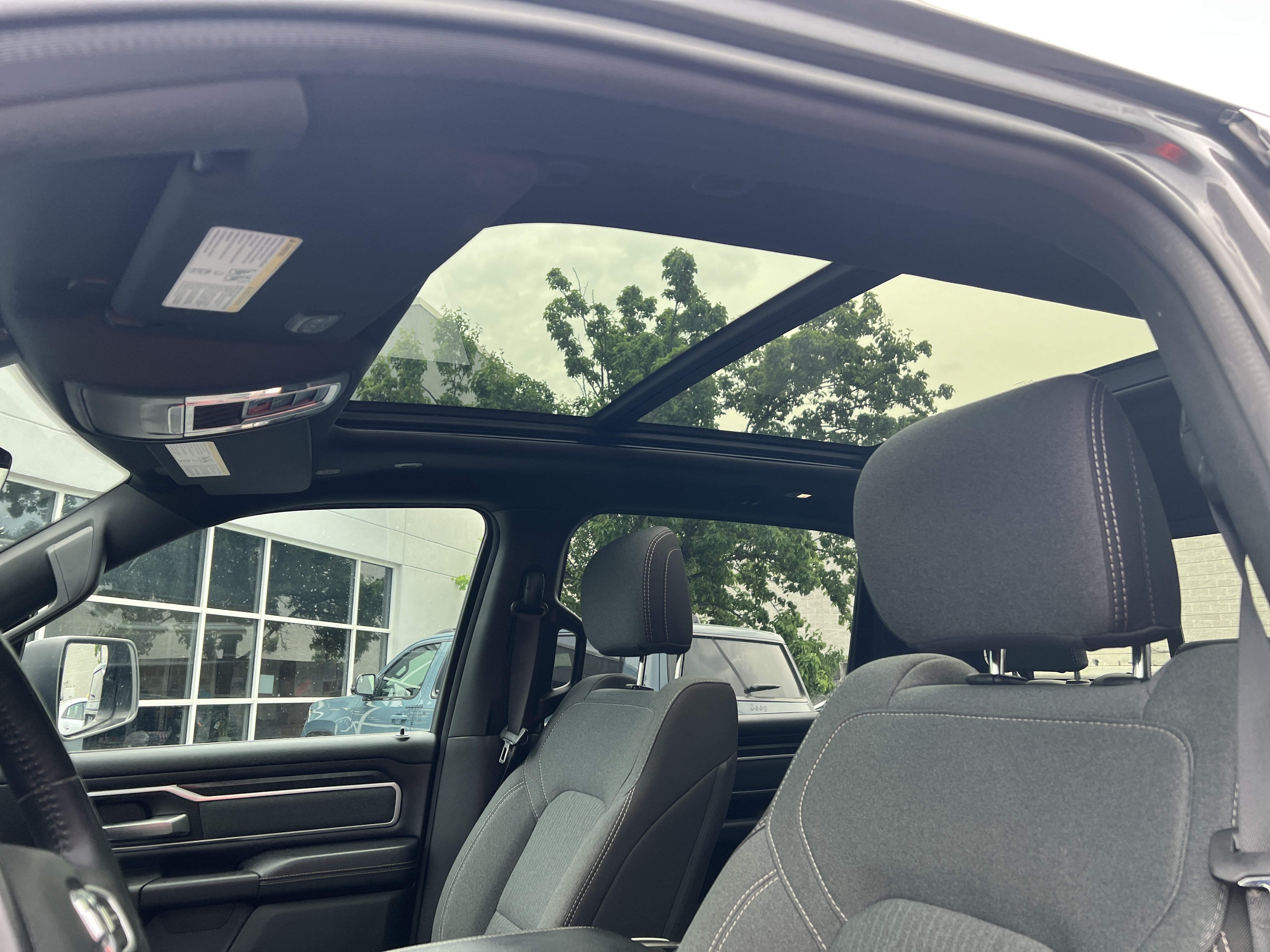 Used 2022 RAM 1500 Big Horn AWD/4WD image 7