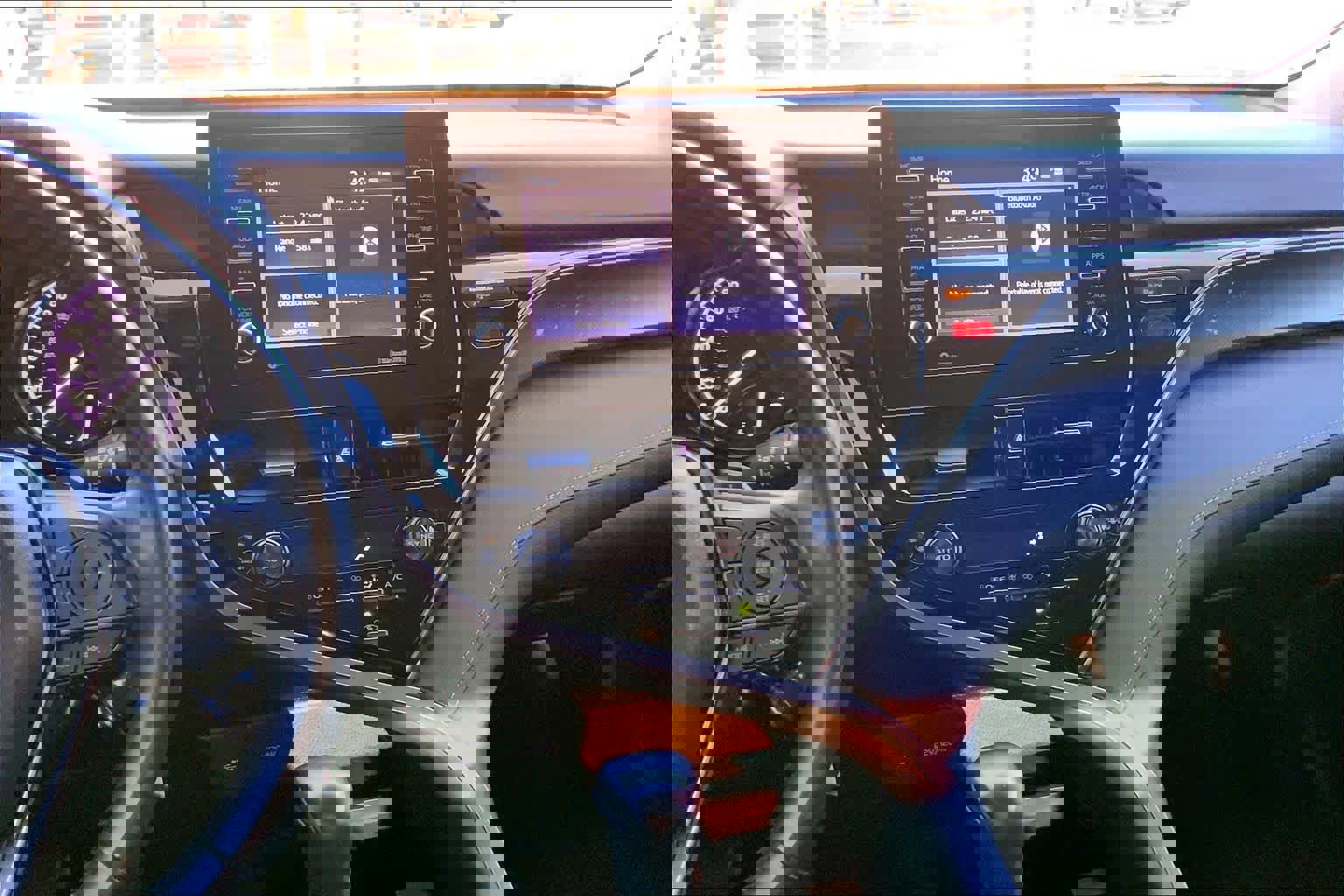 Used 2022 Toyota Camry SE image 6