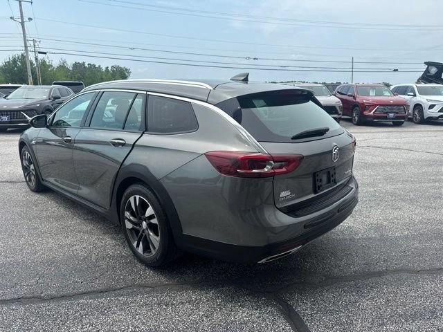 Certified 2018 Buick Regal Essence w/ Sights and Sounds Package AWD/4WD image 5