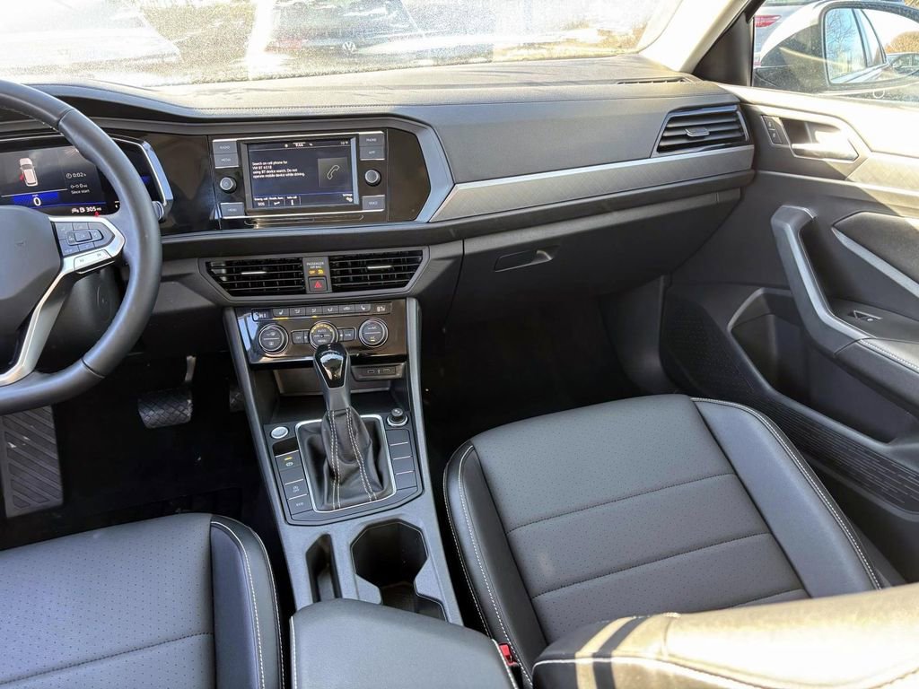 Used 2022 Volkswagen Jetta SE image 30