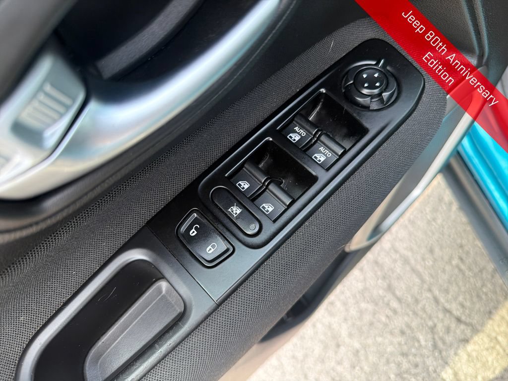 Used 2021 Jeep Renegade Latitude AWD/4WD image 13