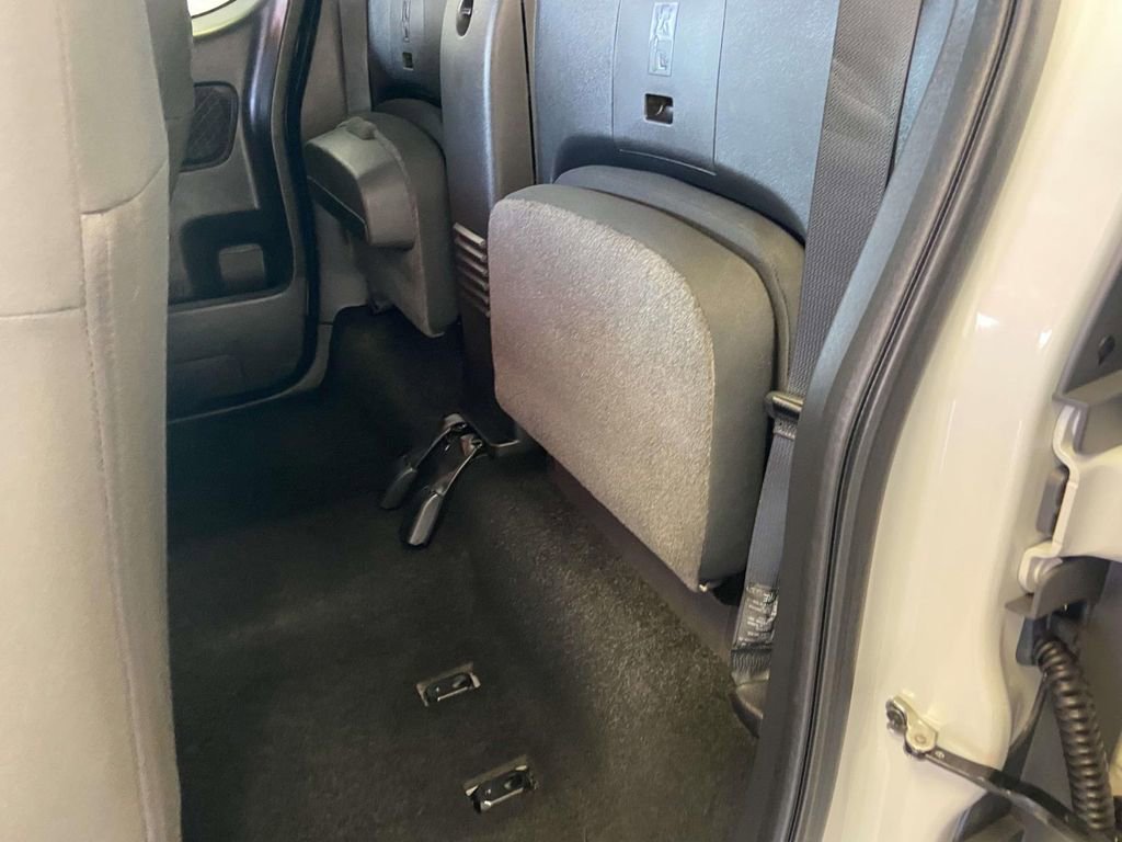 Used 2022 Nissan Frontier S image 13