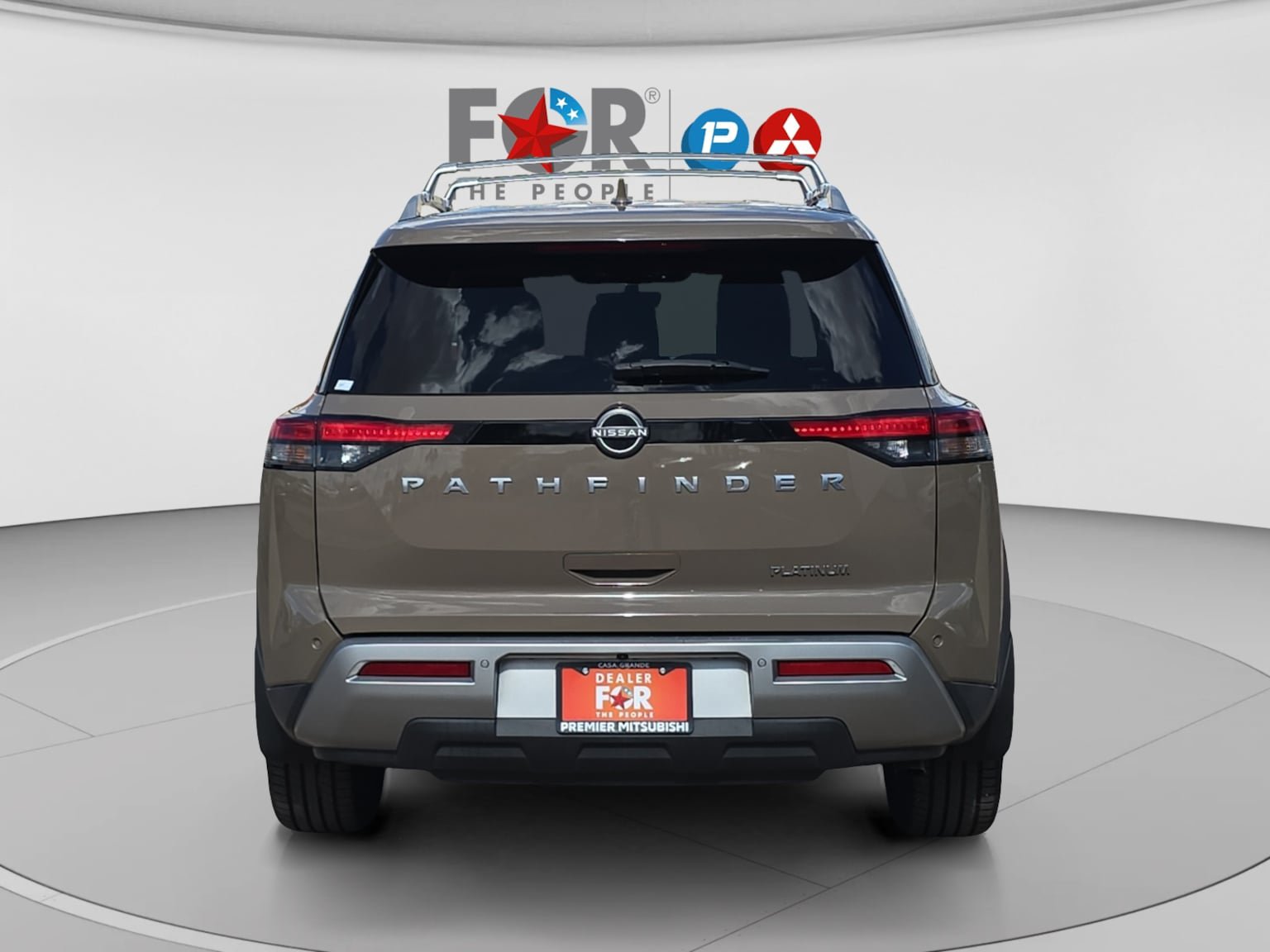 Used 2024 Nissan Pathfinder Platinum FWD image 4