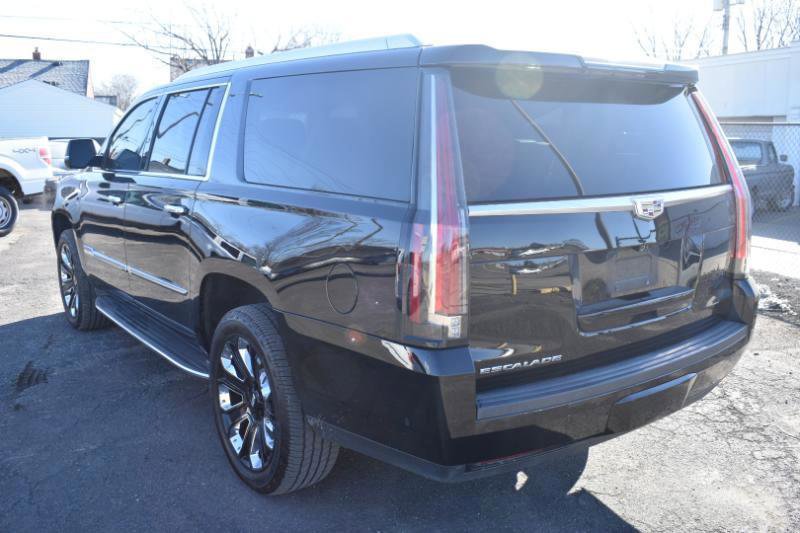 Used 2019 Cadillac Escalade ESV Luxury image 5
