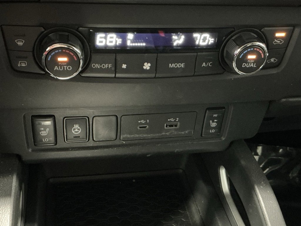 Used 2024 Nissan Frontier SL image 11