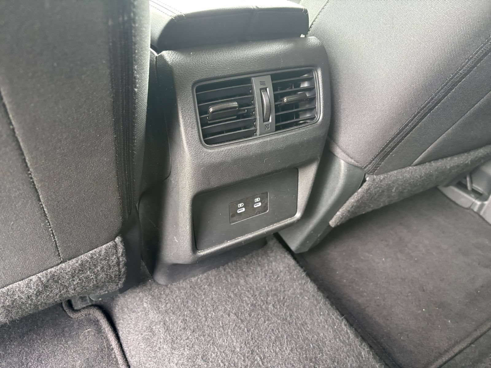 Used 2025 Nissan Rogue SV AWD/4WD image 25