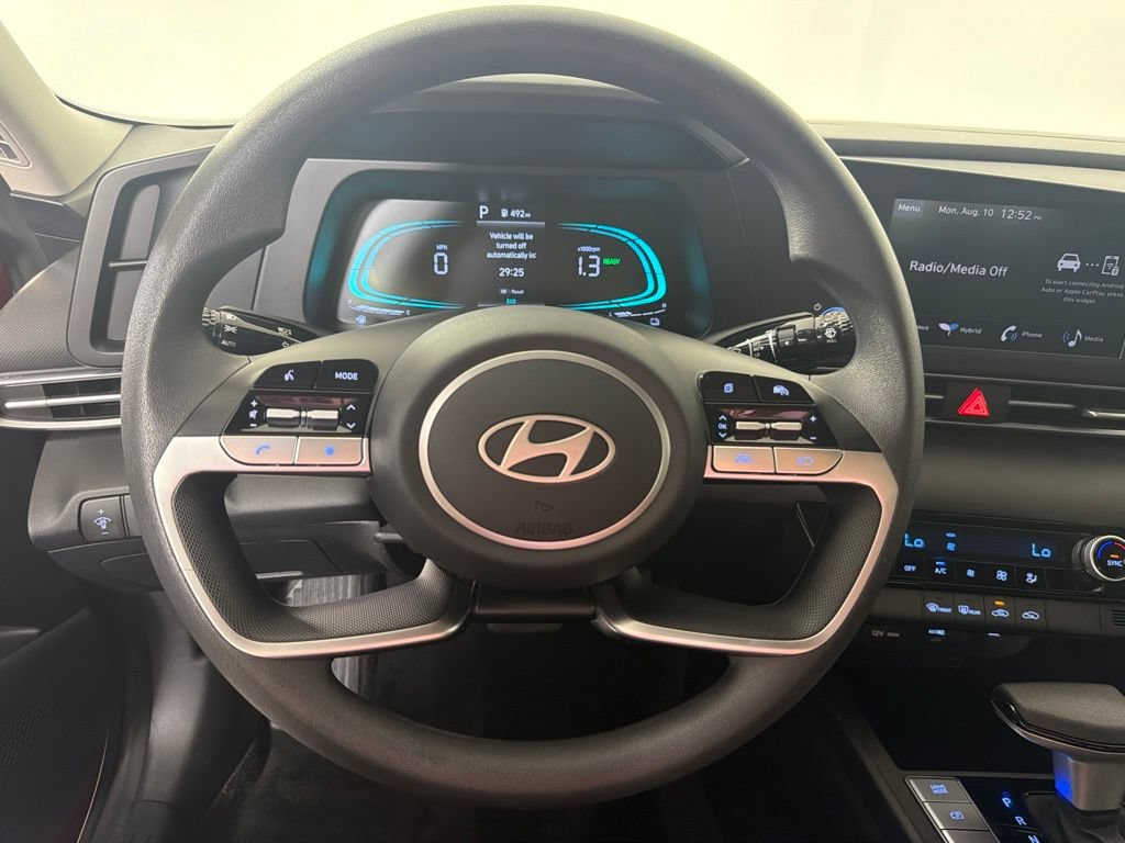 New 2025 Hyundai Elantra Hybrid FWD image 13