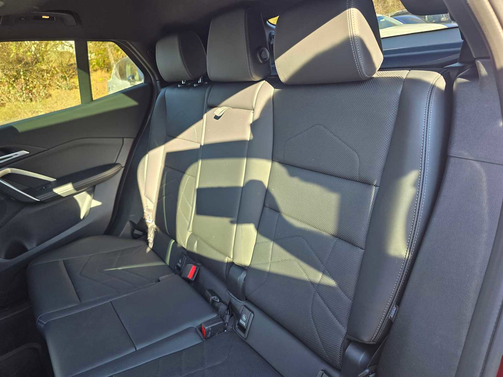 Used 2025 BMW X2 xDrive28i w/ Convenience Package image 17