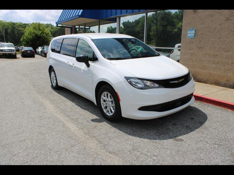 Used 2024 Chrysler Voyager LX FWD image 1