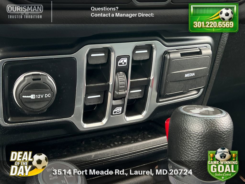 Used 2024 Jeep Wrangler Unlimited Sahara AWD/4WD image 9