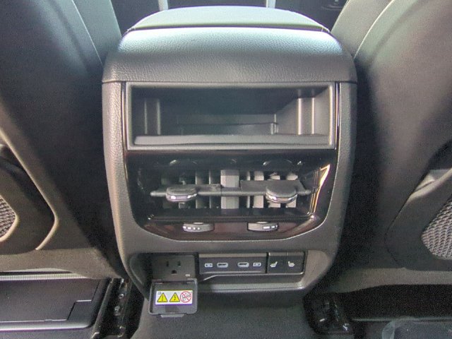 New 2026 Jeep Grand Cherokee Limited AWD/4WD image 33