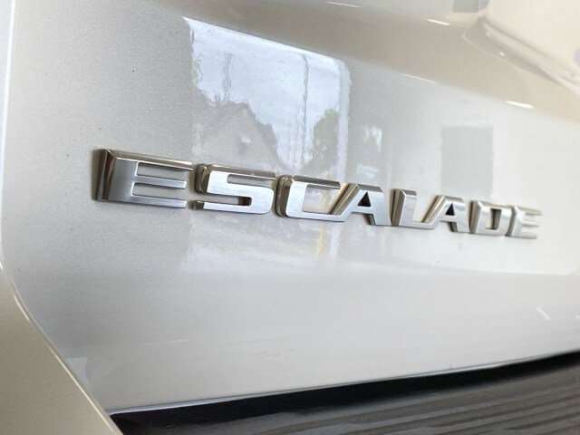 Used 2021 Cadillac Escalade Premium Luxury w/ Performance Package AWD/4WD image 7