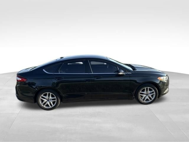 Used 2014 Ford Fusion SE FWD image 2
