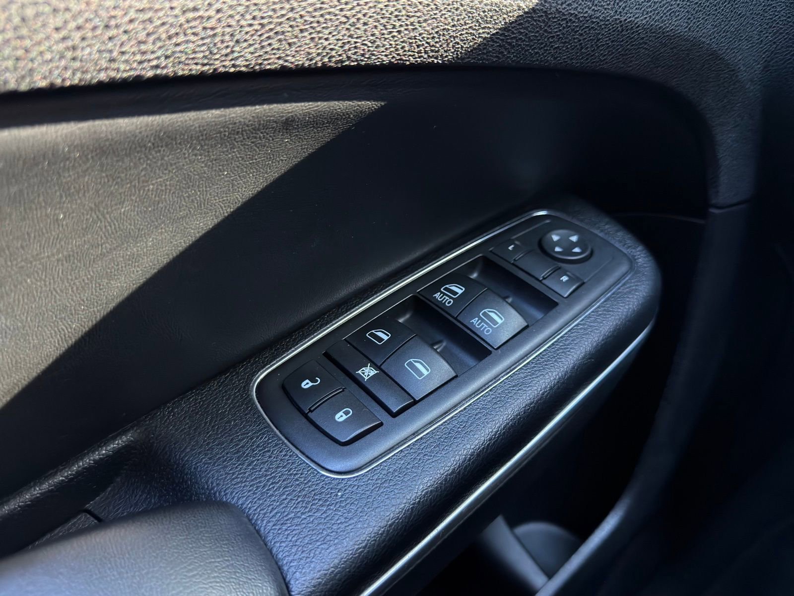 Used 2012 Chrysler 300 C w/ 19-Premium Speaker Group image 18