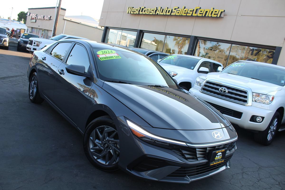 Used 2024 Hyundai Elantra SEL FWD image 33