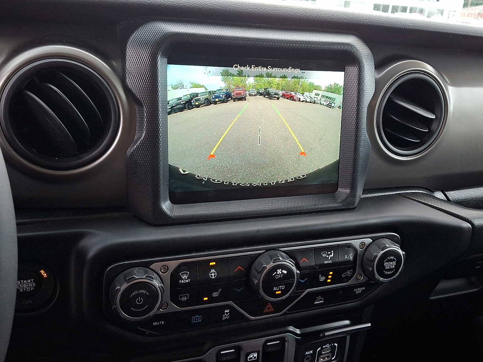 Used 2023 Jeep Wrangler Unlimited w/ Cold Weather Group AWD/4WD image 18