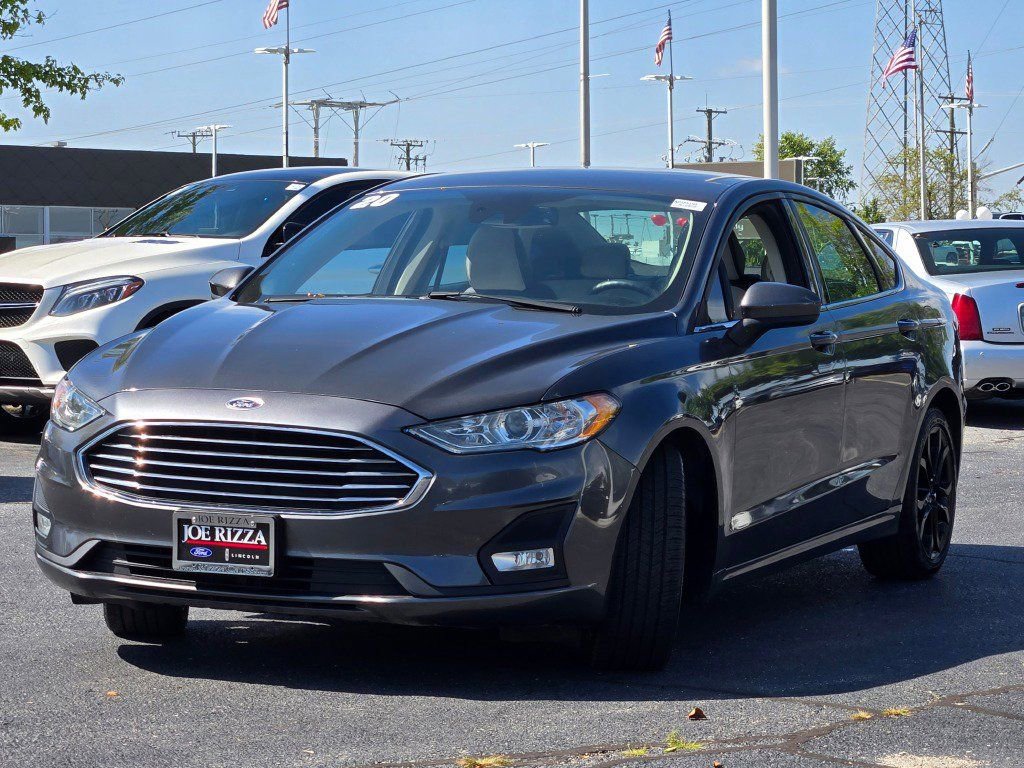 Used 2020 Ford Fusion SE w/ Equipment Group 151A image 3