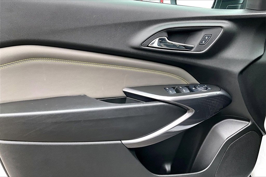 Used 2025 Chevrolet Trax ACTIV w/ Sunroof Package image 21