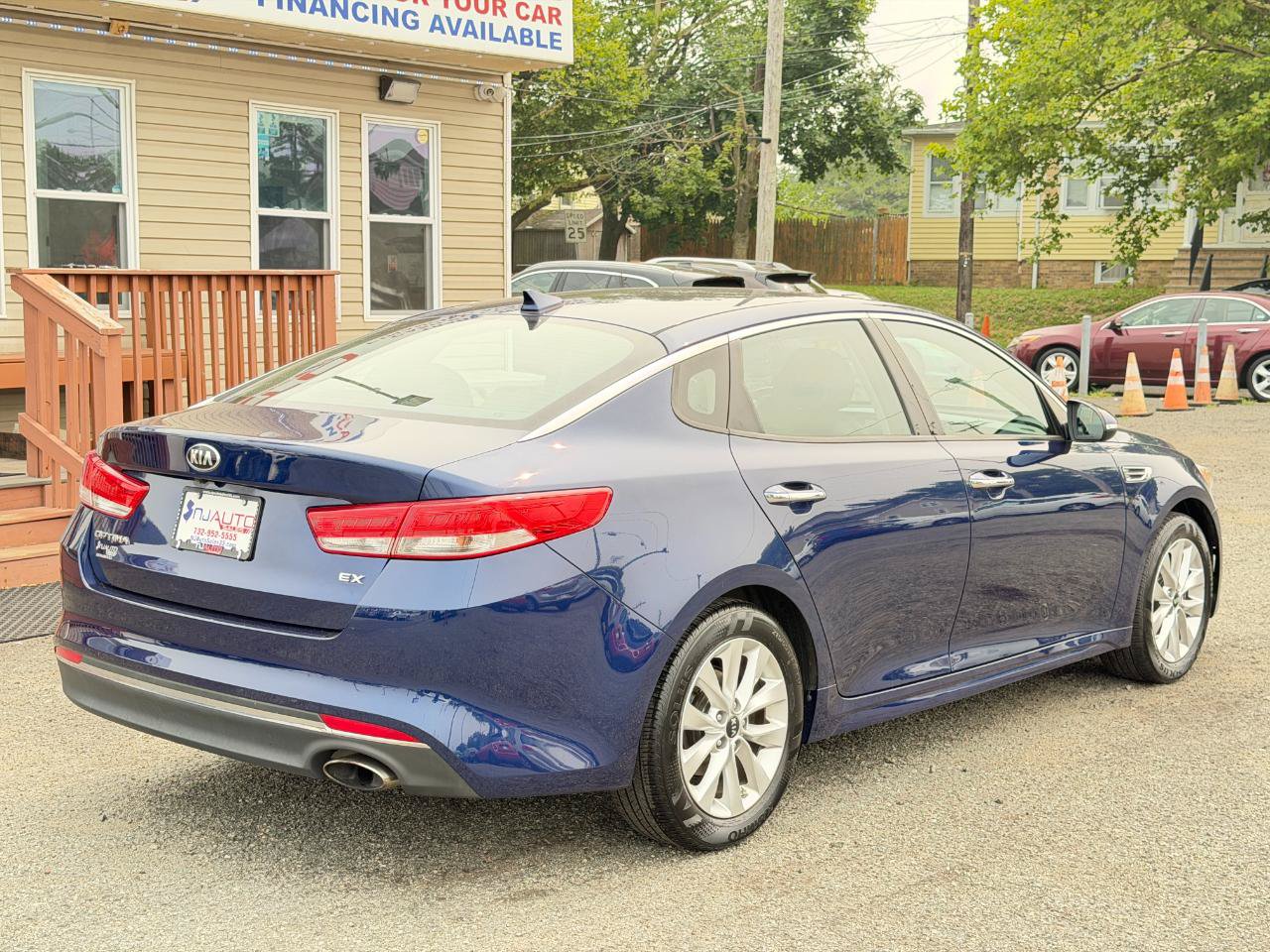 Used 2017 Kia Optima EX w/ Paint Protection Package FWD image 4