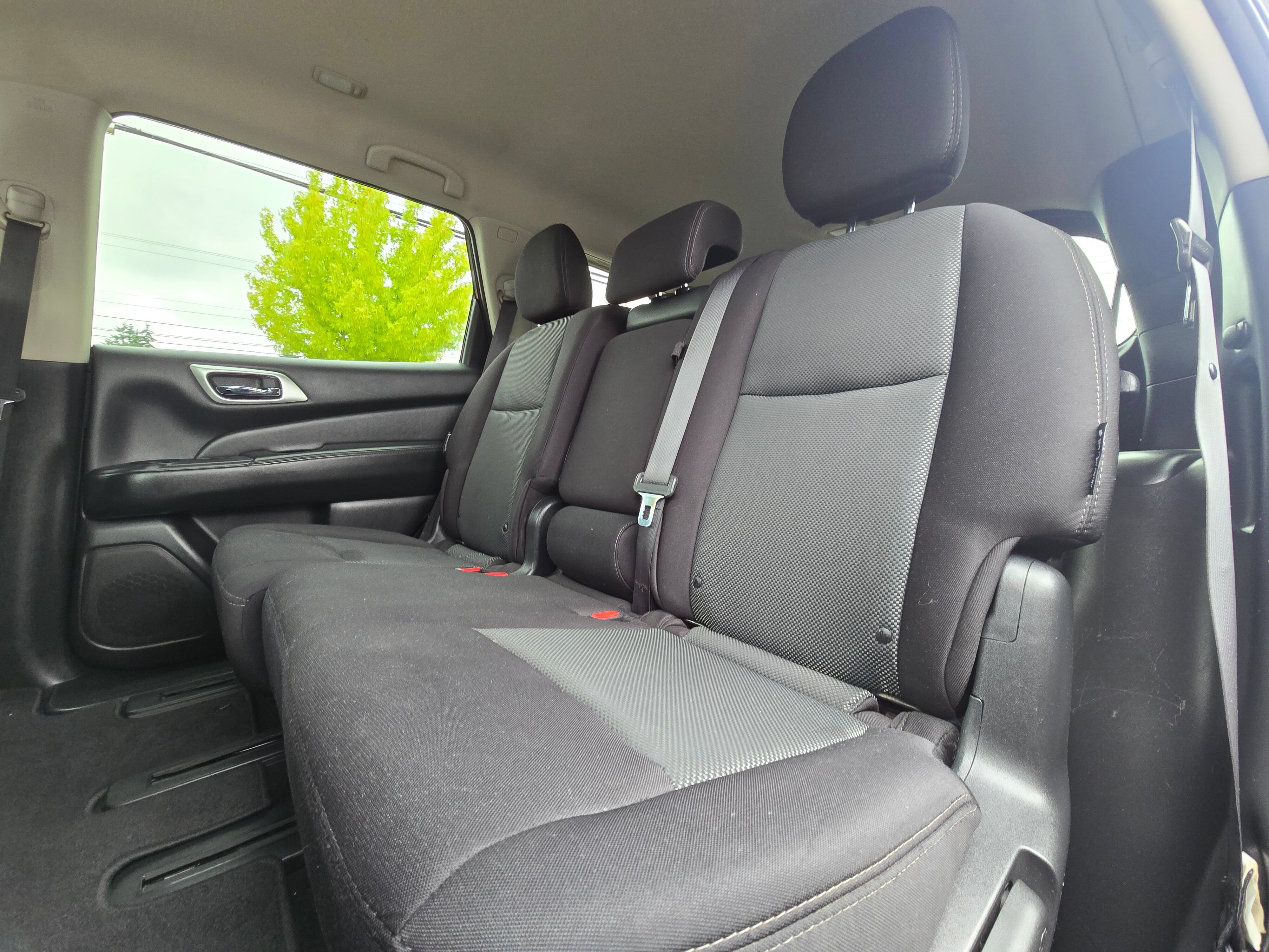 Used 2019 Nissan Pathfinder SV FWD image 17