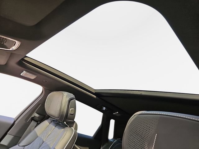 New 2026 Cadillac Lyriq V AWD/4WD image 12