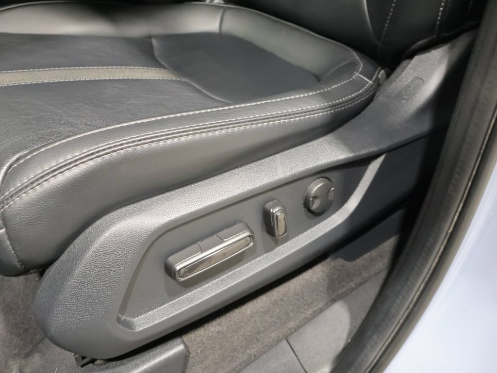 Used 2023 Honda Pilot Touring image 11