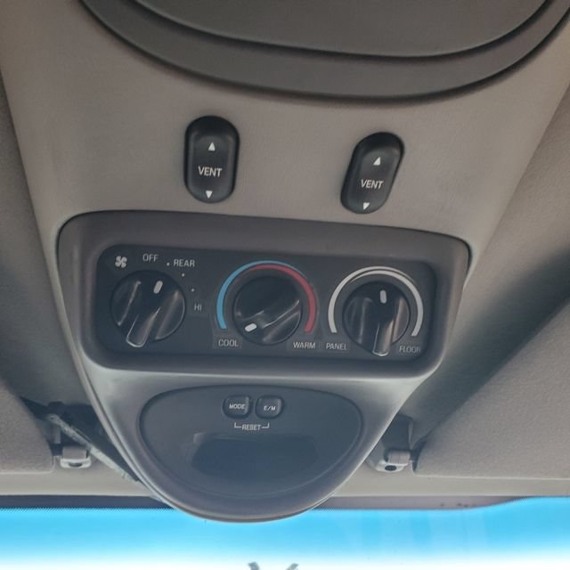 Used 2001 Ford Excursion XLT RWD image 35