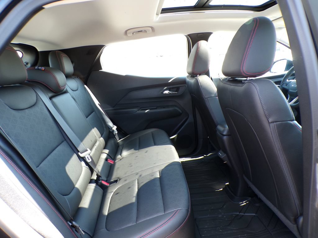 New 2027 Chevrolet Bolt RS FWD image 18